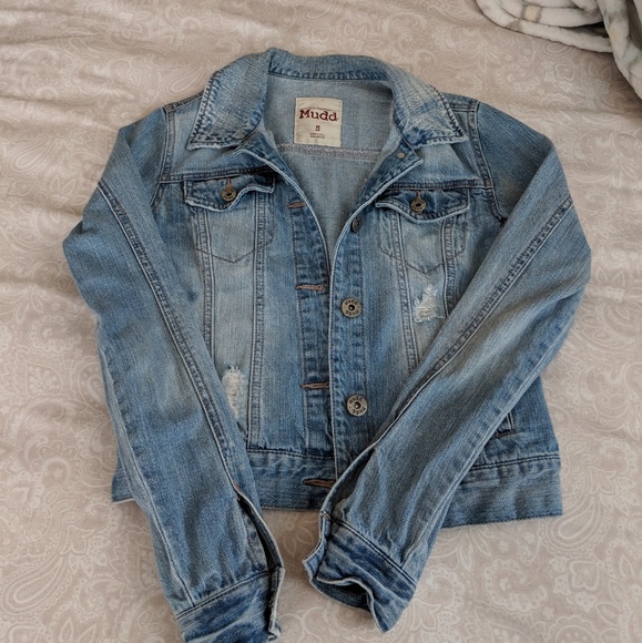 Cute jean jacket price not negotiable - Picture 3 of 4